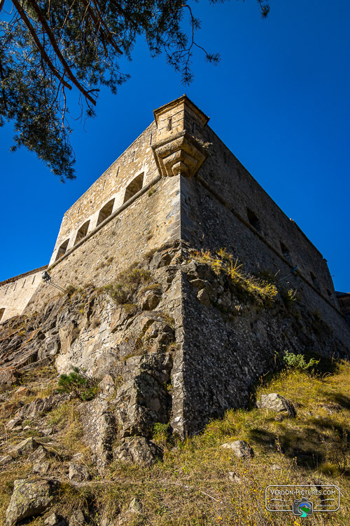 photo chateau colmars les alpes verdon